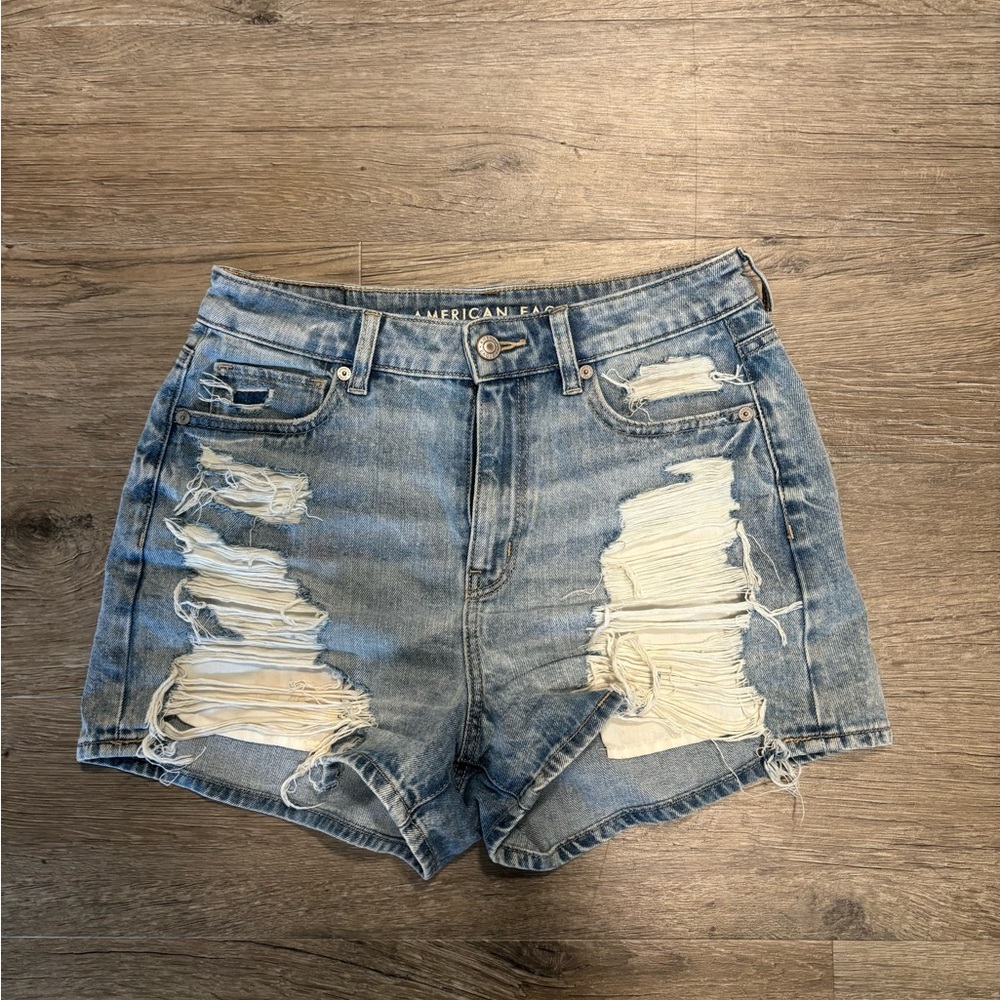 American Eagle Outfitters Blue Distressed mom shorts size 4
